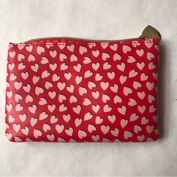 IPSY Valentine’s Day Heart Makeup Bag - Picture 2 of 4